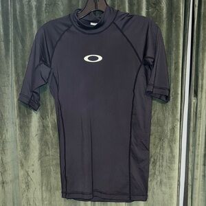 Oakley Men's Dark Swim Rash Guard